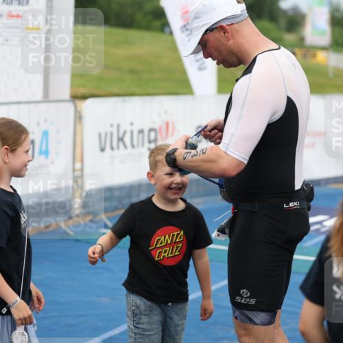 22.06.2025 - Viking Triathlon Yannick Fuchs http://msf.ph/oto/8081069 22.06.2025 17:10:01 Ziel  meine-sportfotos.de