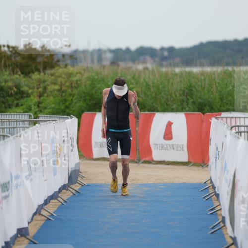 22.06.2025 - Viking Triathlon Yannick Fuchs http://msf.ph/oto/8081179 22.06.2025 17:23:44 Ziel 346 meine-sportfotos.de
