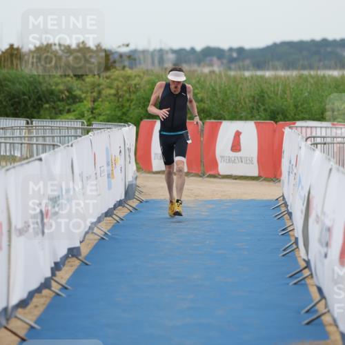 22.06.2025 - Viking Triathlon Yannick Fuchs http://msf.ph/oto/8081182 22.06.2025 17:23:45 Ziel 346 meine-sportfotos.de
