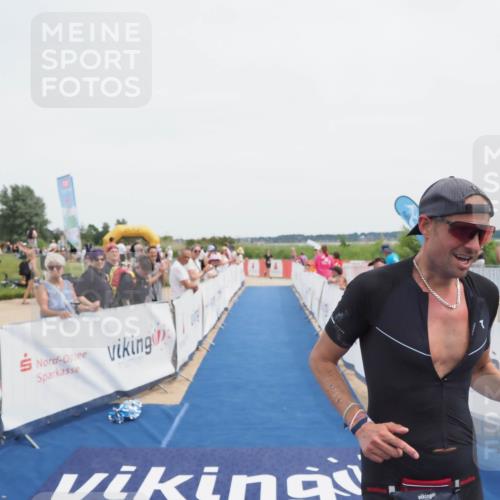 22.06.2025 - Viking Triathlon MichiJ http://msf.ph/oto/8081224 22.06.2025 14:26:05 Ziel 188 meine-sportfotos.de