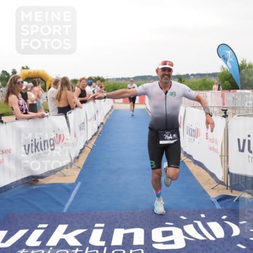 22.06.2025 - Viking Triathlon MichiJ http://msf.ph/oto/8081273 22.06.2025 15:58:45 Ziel 18, 254 meine-sportfotos.de