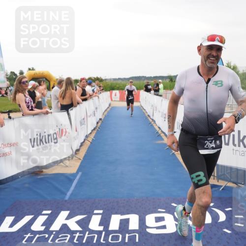 22.06.2025 - Viking Triathlon MichiJ http://msf.ph/oto/8081290 22.06.2025 15:58:45 Ziel 18, 254 meine-sportfotos.de