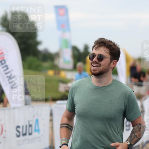 22.06.2025 - Viking Triathlon Yannick Fuchs http://msf.ph/oto/8081291 22.06.2025 17:41:56 Ziel 305 meine-sportfotos.de