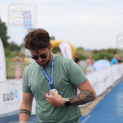 22.06.2025 - Viking Triathlon Yannick Fuchs http://msf.ph/oto/8081304 22.06.2025 17:42:05 Ziel  meine-sportfotos.de