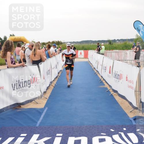 22.06.2025 - Viking Triathlon MichiJ http://msf.ph/oto/8081538 22.06.2025 15:59:03 Ziel 77, 461 meine-sportfotos.de