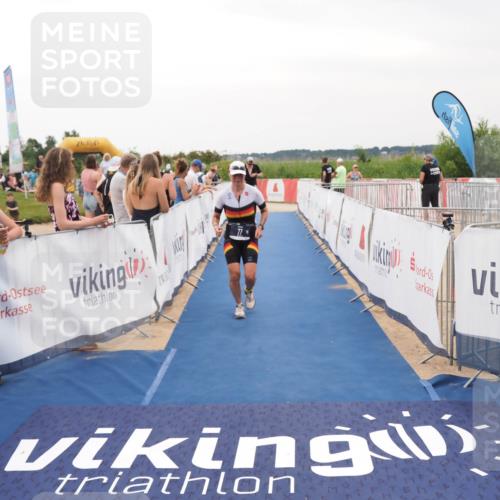 22.06.2025 - Viking Triathlon MichiJ http://msf.ph/oto/8081563 22.06.2025 15:59:04 Ziel 77, 461 meine-sportfotos.de