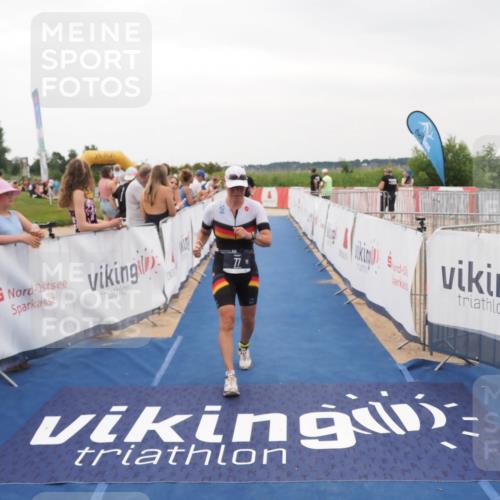 22.06.2025 - Viking Triathlon MichiJ http://msf.ph/oto/8081600 22.06.2025 15:59:05 Ziel 77, 461 meine-sportfotos.de