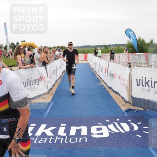 22.06.2025 - Viking Triathlon MichiJ http://msf.ph/oto/8081634 22.06.2025 15:59:08 Ziel 77, 461 meine-sportfotos.de