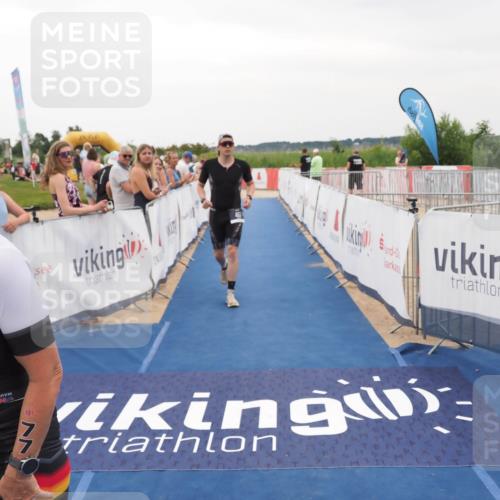 22.06.2025 - Viking Triathlon MichiJ http://msf.ph/oto/8081638 22.06.2025 15:59:08 Ziel 77, 461 meine-sportfotos.de