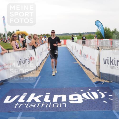 22.06.2025 - Viking Triathlon MichiJ http://msf.ph/oto/8081645 22.06.2025 15:59:09 Ziel 77, 461 meine-sportfotos.de