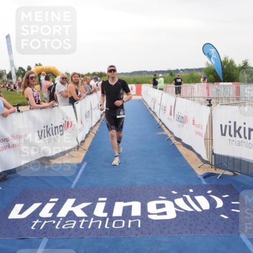 22.06.2025 - Viking Triathlon MichiJ http://msf.ph/oto/8081648 22.06.2025 15:59:09 Ziel 77, 461 meine-sportfotos.de
