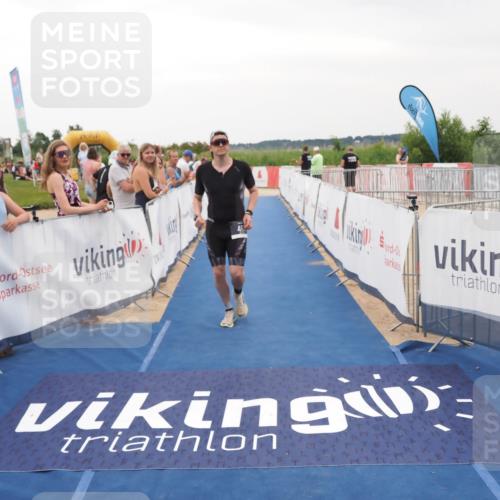 22.06.2025 - Viking Triathlon MichiJ http://msf.ph/oto/8081651 22.06.2025 15:59:09 Ziel 77, 461 meine-sportfotos.de