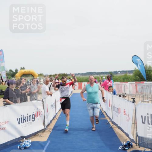 22.06.2025 - Viking Triathlon MichiJ http://msf.ph/oto/8081656 22.06.2025 14:27:23 Ziel 652 meine-sportfotos.de