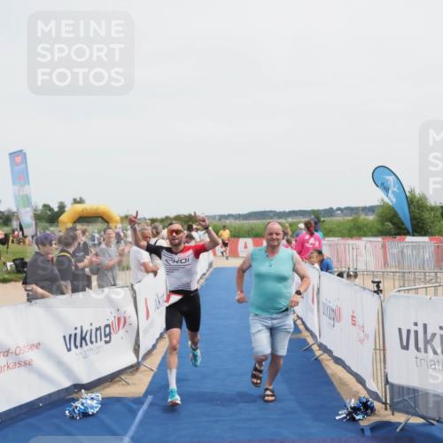 22.06.2025 - Viking Triathlon MichiJ http://msf.ph/oto/8081666 22.06.2025 14:27:24 Ziel 652 meine-sportfotos.de