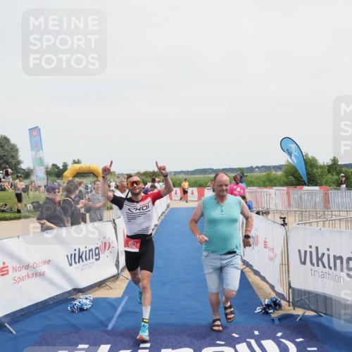 22.06.2025 - Viking Triathlon MichiJ http://msf.ph/oto/8081677 22.06.2025 14:27:24 Ziel 652 meine-sportfotos.de