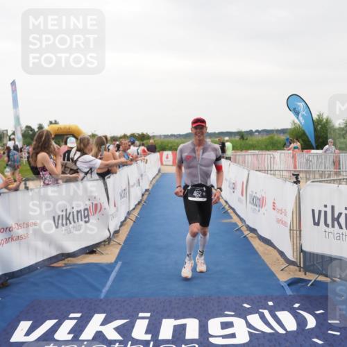 22.06.2025 - Viking Triathlon MichiJ http://msf.ph/oto/8081913 22.06.2025 15:59:42 Ziel 462 meine-sportfotos.de