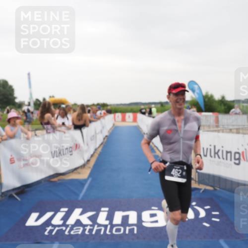 22.06.2025 - Viking Triathlon MichiJ http://msf.ph/oto/8081942 22.06.2025 15:59:43 Ziel 462 meine-sportfotos.de