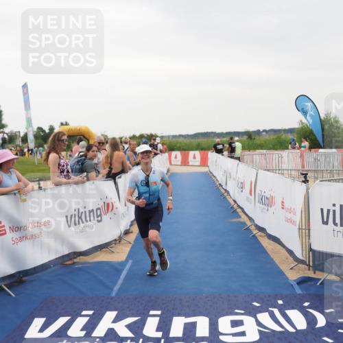 22.06.2025 - Viking Triathlon MichiJ http://msf.ph/oto/8082131 22.06.2025 16:00:23 Ziel 154 meine-sportfotos.de