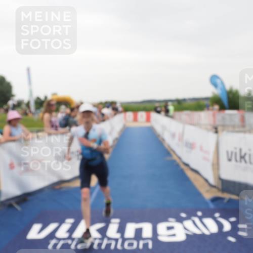 22.06.2025 - Viking Triathlon MichiJ http://msf.ph/oto/8082145 22.06.2025 16:00:23 Ziel 154 meine-sportfotos.de