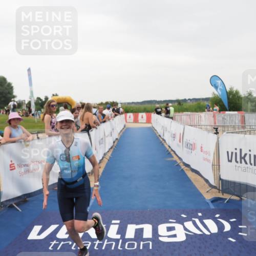 22.06.2025 - Viking Triathlon MichiJ http://msf.ph/oto/8082153 22.06.2025 16:00:24 Ziel 154 meine-sportfotos.de