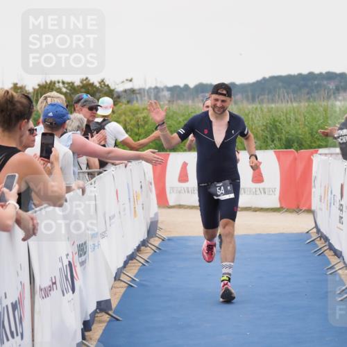 22.06.2025 - Viking Triathlon MichiJ http://msf.ph/oto/8082163 22.06.2025 16:01:07 Ziel 54, 378 meine-sportfotos.de