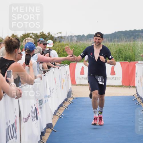 22.06.2025 - Viking Triathlon MichiJ http://msf.ph/oto/8082171 22.06.2025 16:01:08 Ziel 54, 378 meine-sportfotos.de