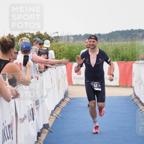 22.06.2025 - Viking Triathlon MichiJ http://msf.ph/oto/8082178 22.06.2025 16:01:08 Ziel 54, 378 meine-sportfotos.de