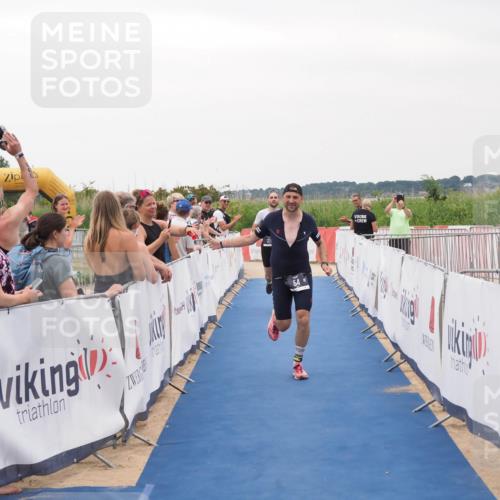 22.06.2025 - Viking Triathlon MichiJ http://msf.ph/oto/8082209 22.06.2025 16:01:09 Ziel 54, 378 meine-sportfotos.de