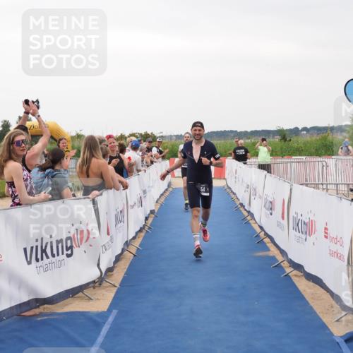 22.06.2025 - Viking Triathlon MichiJ http://msf.ph/oto/8082216 22.06.2025 16:01:09 Ziel 54, 378 meine-sportfotos.de