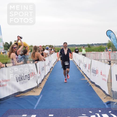 22.06.2025 - Viking Triathlon MichiJ http://msf.ph/oto/8082223 22.06.2025 16:01:09 Ziel 54, 378 meine-sportfotos.de