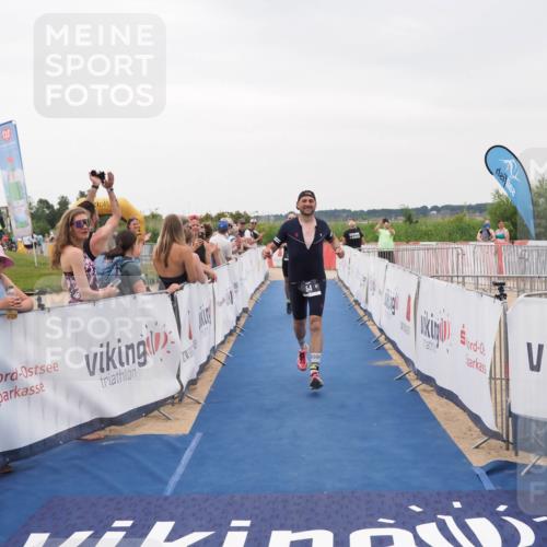 22.06.2025 - Viking Triathlon MichiJ http://msf.ph/oto/8082227 22.06.2025 16:01:10 Ziel 54, 378 meine-sportfotos.de