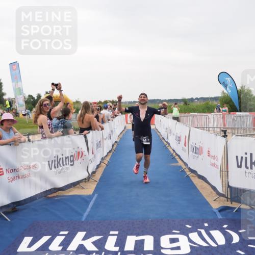 22.06.2025 - Viking Triathlon MichiJ http://msf.ph/oto/8082234 22.06.2025 16:01:10 Ziel 54, 378 meine-sportfotos.de