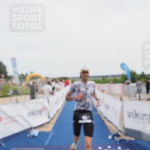 22.06.2025 - Viking Triathlon MichiJ http://msf.ph/oto/8082243 22.06.2025 14:30:59 Ziel 485 meine-sportfotos.de