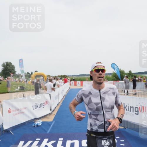 22.06.2025 - Viking Triathlon MichiJ http://msf.ph/oto/8082258 22.06.2025 14:30:59 Ziel 485 meine-sportfotos.de