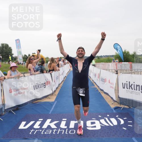 22.06.2025 - Viking Triathlon MichiJ http://msf.ph/oto/8082266 22.06.2025 16:01:11 Ziel 54, 378 meine-sportfotos.de