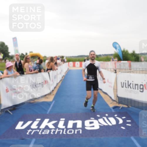 22.06.2025 - Viking Triathlon MichiJ http://msf.ph/oto/8082291 22.06.2025 16:01:12 Ziel 54, 378 meine-sportfotos.de