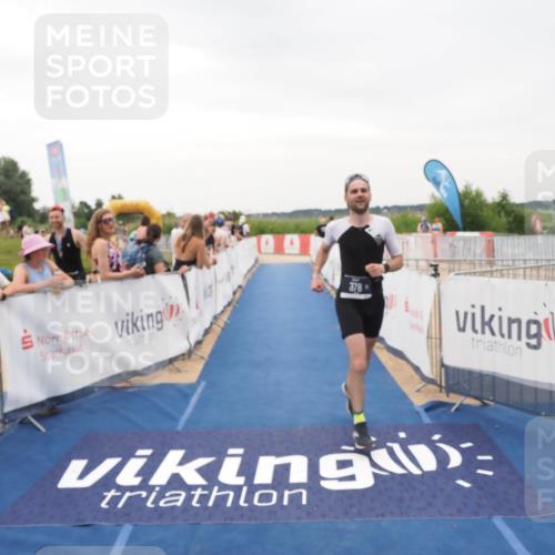 22.06.2025 - Viking Triathlon MichiJ http://msf.ph/oto/8082295 22.06.2025 16:01:12 Ziel 54, 378 meine-sportfotos.de