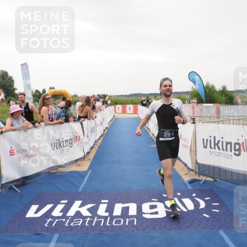 22.06.2025 - Viking Triathlon MichiJ http://msf.ph/oto/8082299 22.06.2025 16:01:12 Ziel 54, 378 meine-sportfotos.de