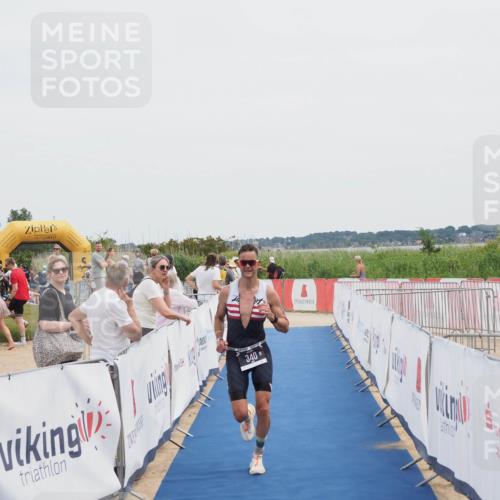 22.06.2025 - Viking Triathlon MichiJ http://msf.ph/oto/8082316 22.06.2025 14:31:10 Ziel 340 meine-sportfotos.de