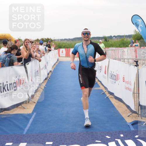 22.06.2025 - Viking Triathlon MichiJ http://msf.ph/oto/8082900 22.06.2025 16:01:47 Ziel 121 meine-sportfotos.de