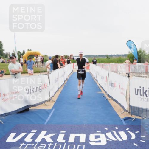 22.06.2025 - Viking Triathlon MichiJ http://msf.ph/oto/8083376 22.06.2025 16:10:00 Ziel 97 meine-sportfotos.de