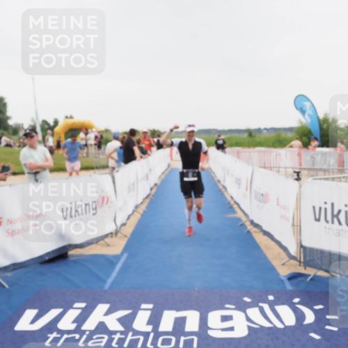 22.06.2025 - Viking Triathlon MichiJ http://msf.ph/oto/8083388 22.06.2025 16:10:00 Ziel 97 meine-sportfotos.de