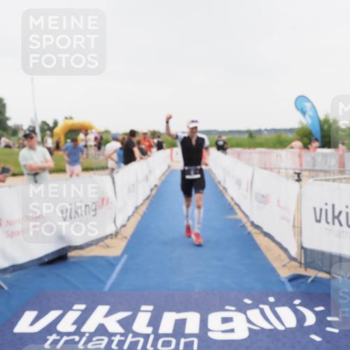 22.06.2025 - Viking Triathlon MichiJ http://msf.ph/oto/8083392 22.06.2025 16:10:00 Ziel 97 meine-sportfotos.de