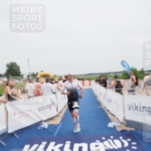 22.06.2025 - Viking Triathlon MichiJ http://msf.ph/oto/8083420 22.06.2025 14:40:43 Ziel 444 meine-sportfotos.de