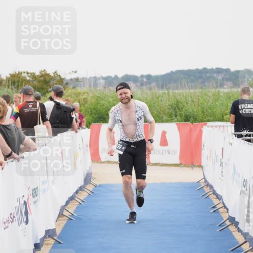 22.06.2025 - Viking Triathlon MichiJ http://msf.ph/oto/8083476 22.06.2025 16:10:21 Ziel 290, 396 meine-sportfotos.de