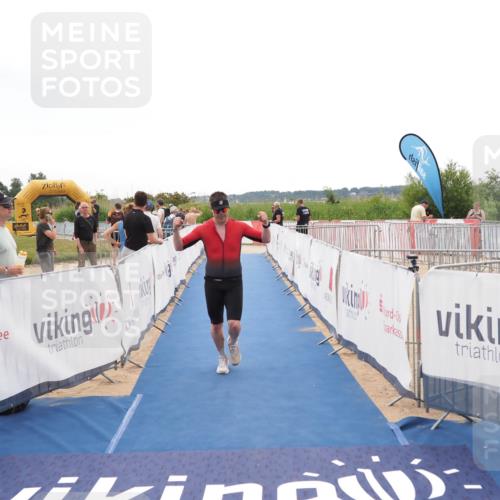 22.06.2025 - Viking Triathlon MichiJ http://msf.ph/oto/8083477 22.06.2025 16:17:12 Ziel 106 meine-sportfotos.de