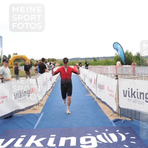 22.06.2025 - Viking Triathlon MichiJ http://msf.ph/oto/8083494 22.06.2025 16:17:12 Ziel 106 meine-sportfotos.de