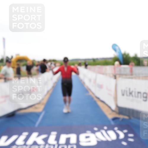 22.06.2025 - Viking Triathlon MichiJ http://msf.ph/oto/8083501 22.06.2025 16:17:12 Ziel 106 meine-sportfotos.de