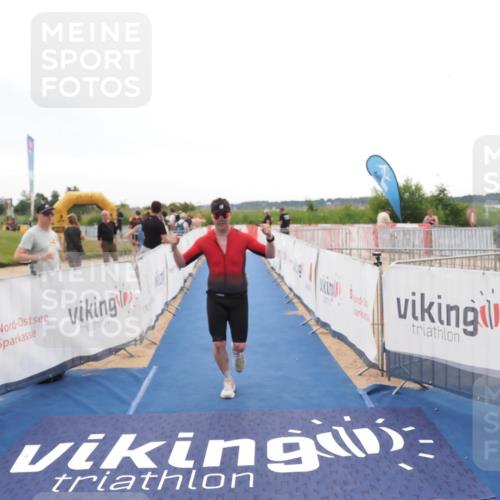 22.06.2025 - Viking Triathlon MichiJ http://msf.ph/oto/8083518 22.06.2025 16:17:13 Ziel 106 meine-sportfotos.de