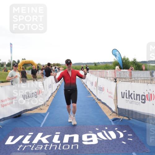 22.06.2025 - Viking Triathlon MichiJ http://msf.ph/oto/8083524 22.06.2025 16:17:13 Ziel 106 meine-sportfotos.de